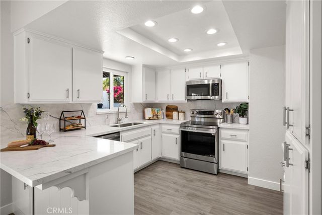 23633 Fair Weather, Canyon Lake, CA 92587