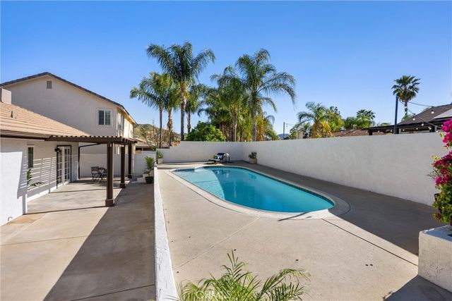 23633 Fair Weather, Canyon Lake, CA 92587