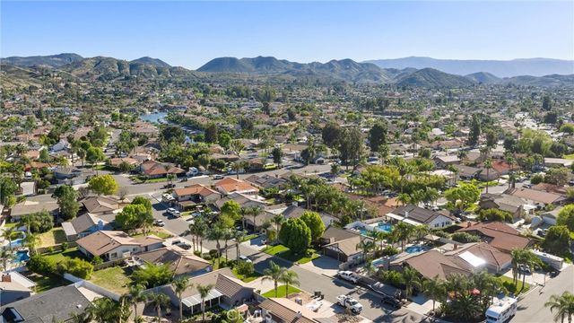 23633 Fair Weather, Canyon Lake, CA 92587