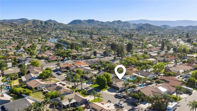 23633 Fair Weather, Canyon Lake, CA 92587