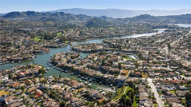 23633 Fair Weather, Canyon Lake, CA 92587