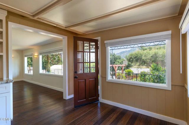 8111 Santa Ana Road, Ventura, CA 93001