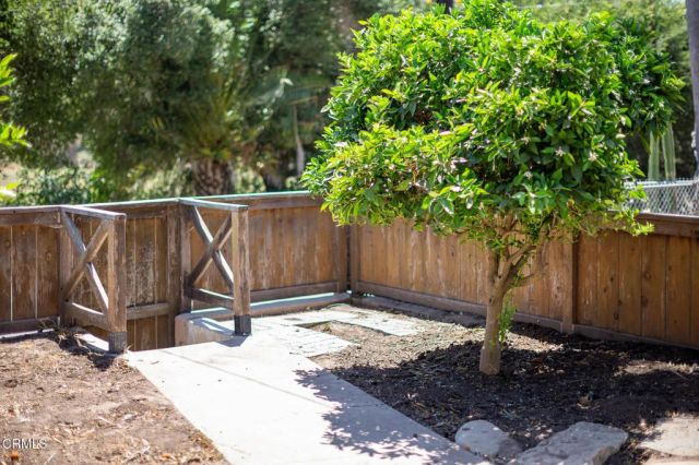 8111 Santa Ana Road, Ventura, CA 93001