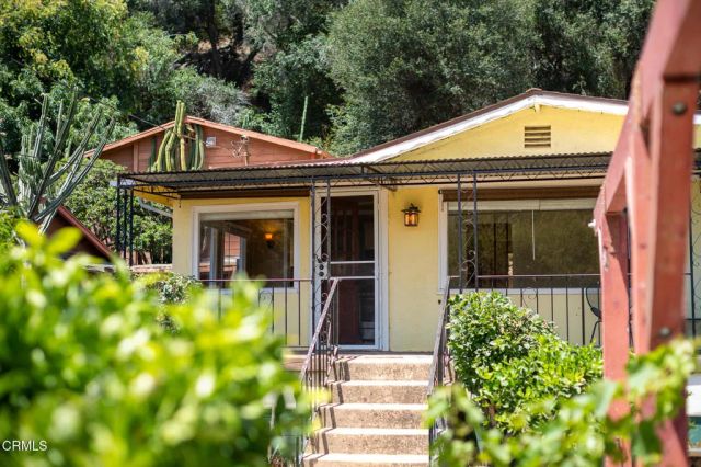 8111 Santa Ana Road, Ventura, CA 93001