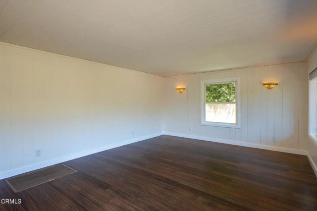 8111 Santa Ana Road, Ventura, CA 93001