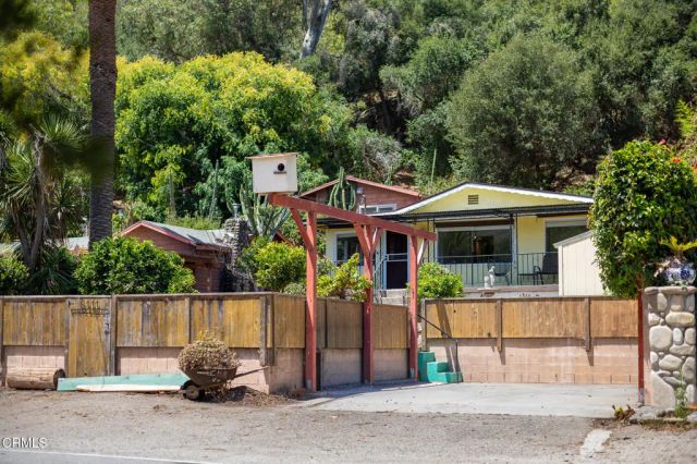 8111 Santa Ana Road, Ventura, CA 93001