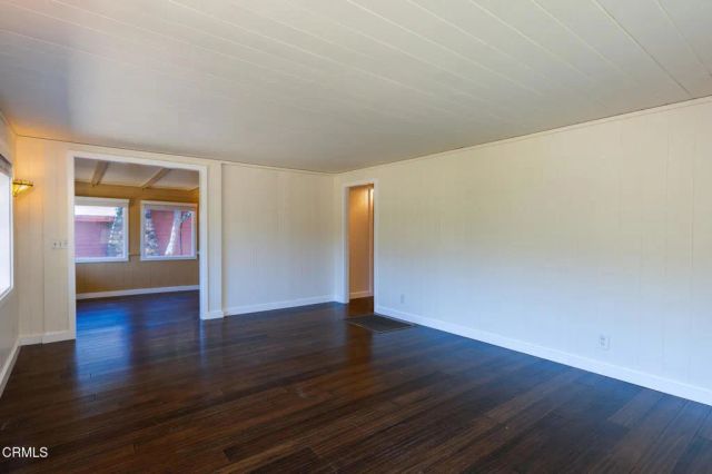 8111 Santa Ana Road, Ventura, CA 93001