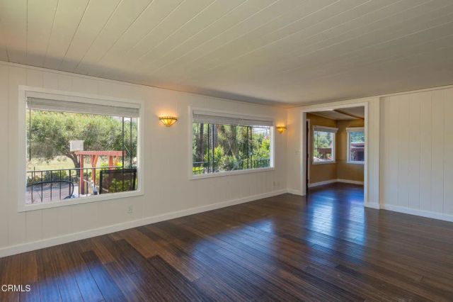 8111 Santa Ana Road, Ventura, CA 93001