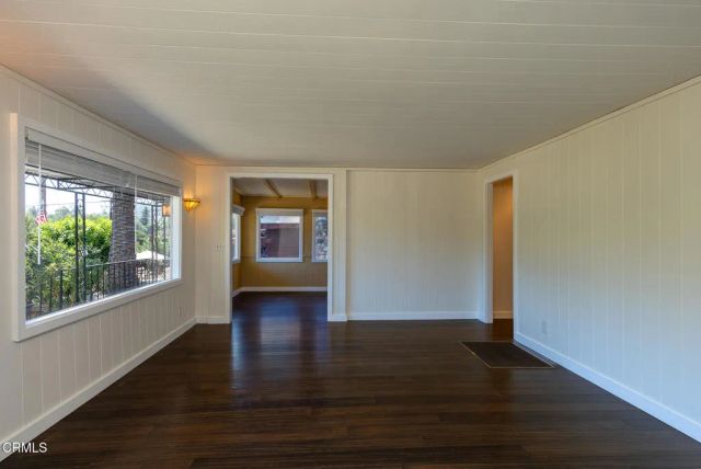8111 Santa Ana Road, Ventura, CA 93001