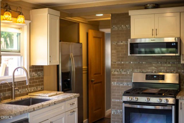 8111 Santa Ana Road, Ventura, CA 93001