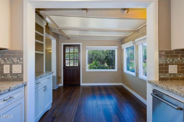 8111 Santa Ana Road, Ventura, CA 93001