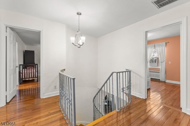 80 Glenwood Ave, Elmwood Park Boro, NJ 07407