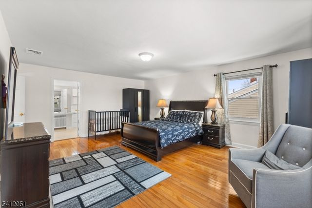 80 Glenwood Ave, Elmwood Park Boro, NJ 07407