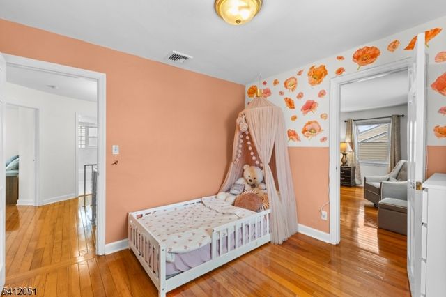 80 Glenwood Ave, Elmwood Park Boro, NJ 07407
