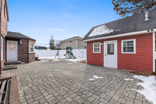 80 Glenwood Ave, Elmwood Park Boro, NJ 07407