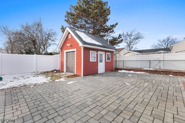 80 Glenwood Ave, Elmwood Park Boro, NJ 07407