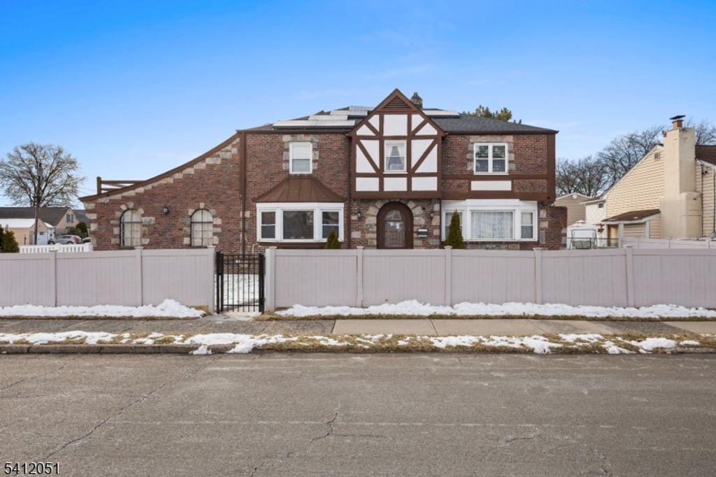 80 Glenwood Ave, Elmwood Park Boro, NJ 07407