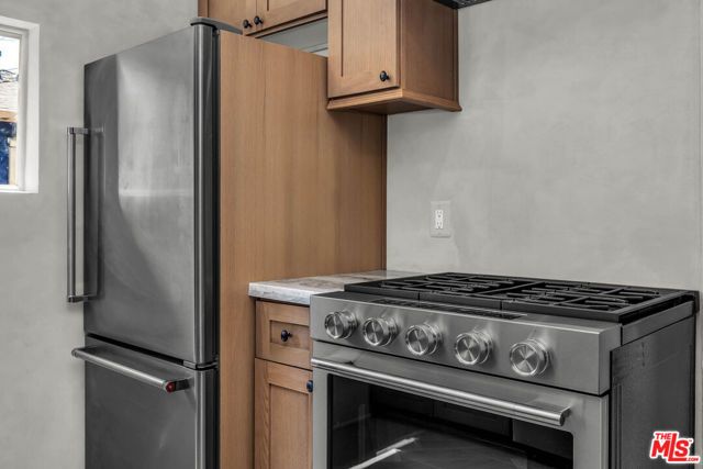 215 Newland Street, Los Angeles, CA 90042