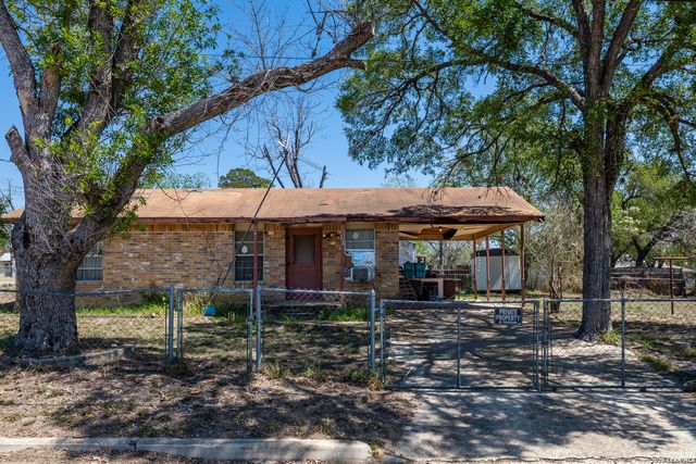 354 6th, Poteet, TX 78065