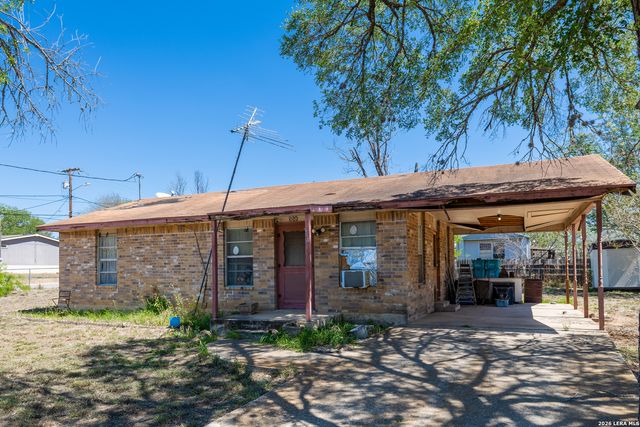 354 6th, Poteet, TX 78065