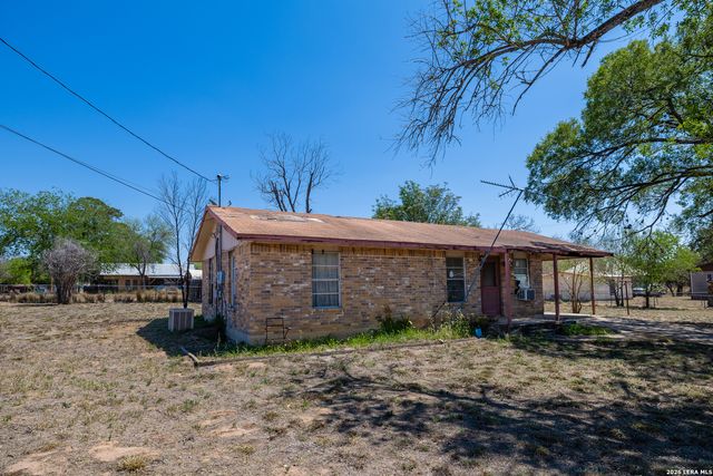 354 6th, Poteet, TX 78065