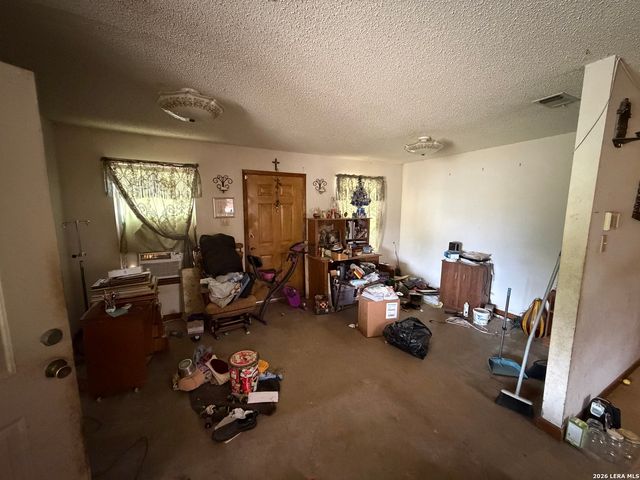 354 6th, Poteet, TX 78065