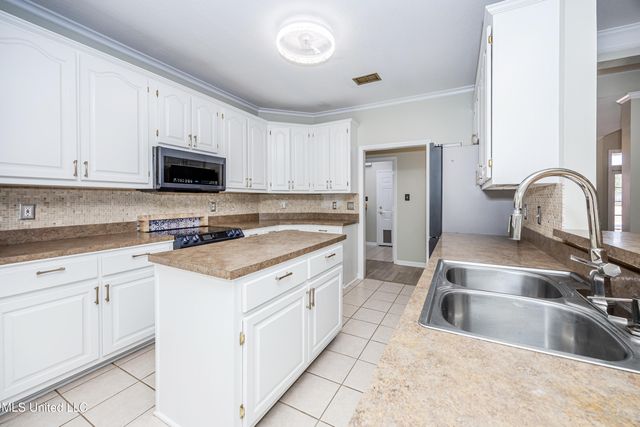 3024 Trentwood Drive, Ocean Springs, MS 39564