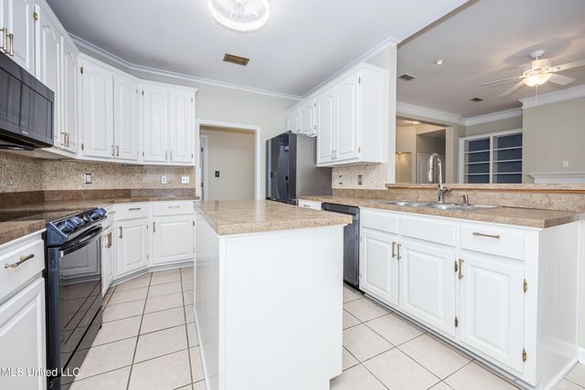 3024 Trentwood Drive, Ocean Springs, MS 39564