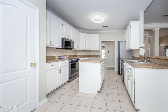 3024 Trentwood Drive, Ocean Springs, MS 39564