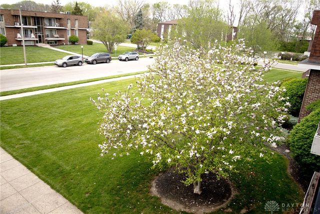 1612 Mars Hill Drive F, West Carrollton, OH 45449