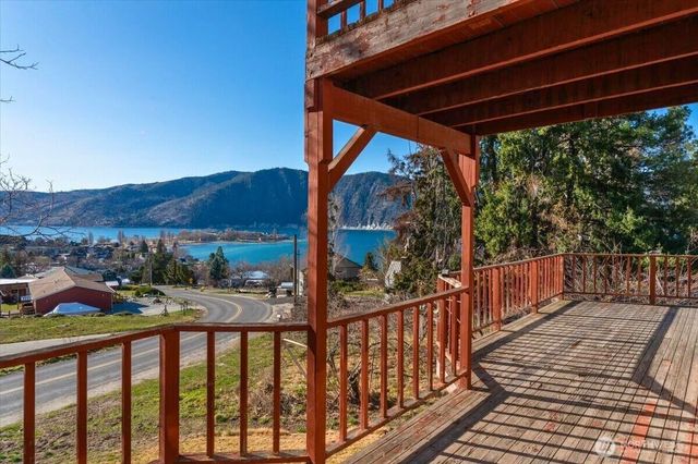 475 Totem Pole Road, Manson, WA 98831