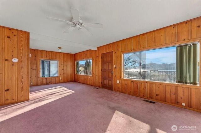 475 Totem Pole Road, Manson, WA 98831