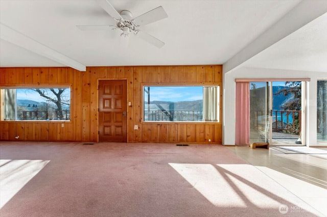 475 Totem Pole Road, Manson, WA 98831