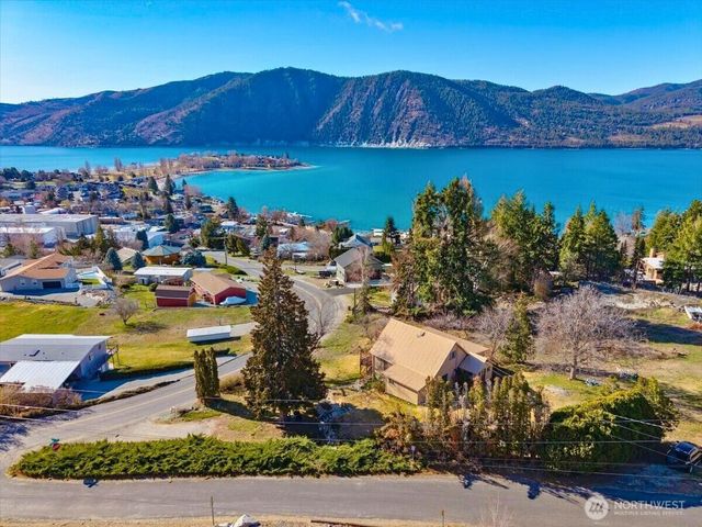475 Totem Pole Road, Manson, WA 98831