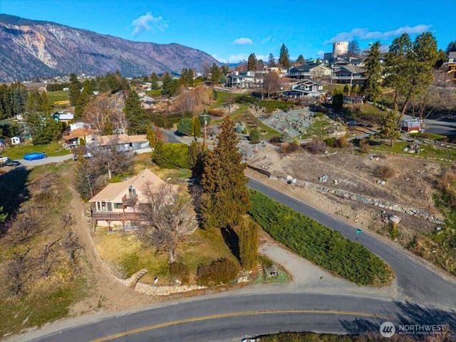 475 Totem Pole Road, Manson, WA 98831