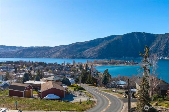 475 Totem Pole Road, Manson, WA 98831