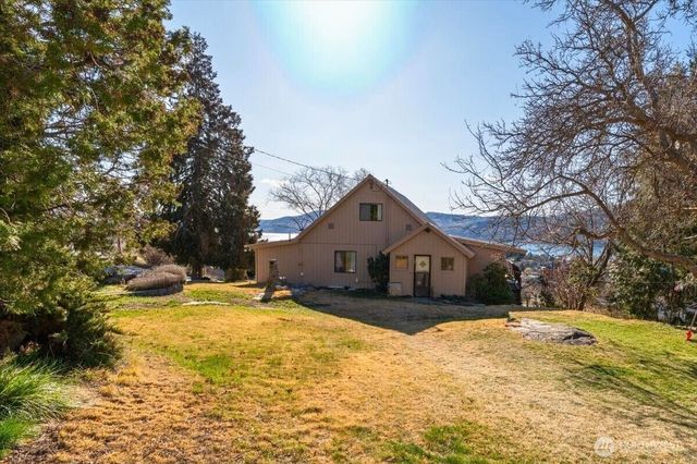 475 Totem Pole Road, Manson, WA 98831