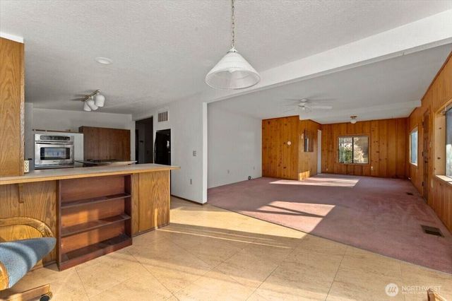 475 Totem Pole Road, Manson, WA 98831