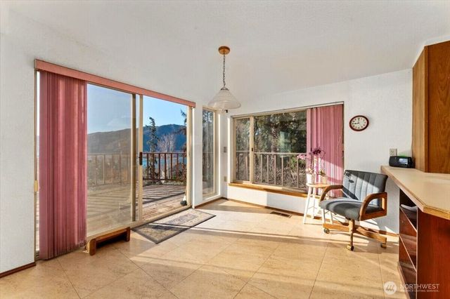 475 Totem Pole Road, Manson, WA 98831