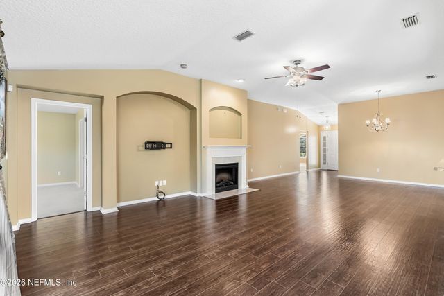 6933 SOUTHERN OAKS Drive W, Jacksonville, FL 32244