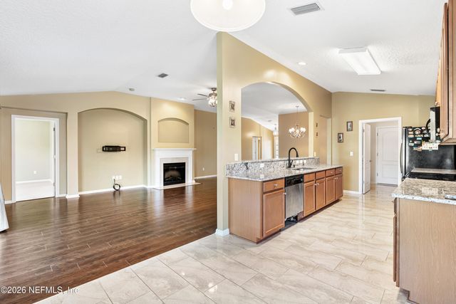 6933 SOUTHERN OAKS Drive W, Jacksonville, FL 32244