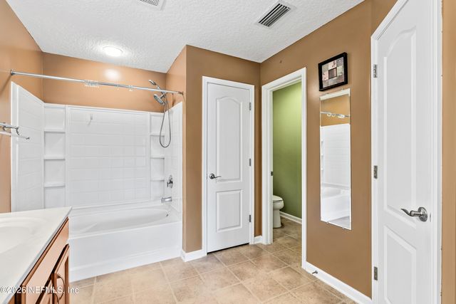 6933 SOUTHERN OAKS Drive W, Jacksonville, FL 32244