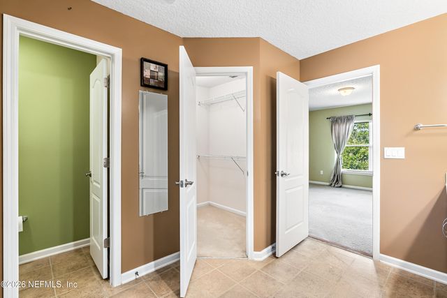 6933 SOUTHERN OAKS Drive W, Jacksonville, FL 32244