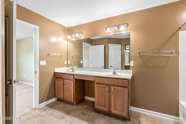 6933 SOUTHERN OAKS Drive W, Jacksonville, FL 32244