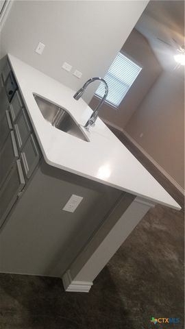 200 Lowes Boulevard B, Killeen, TX 76542