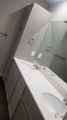 200 Lowes Boulevard B, Killeen, TX 76542