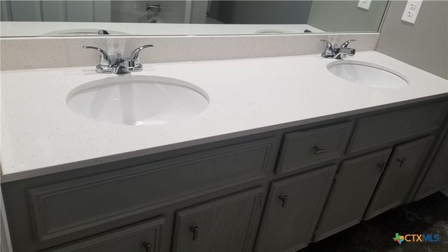 200 Lowes Boulevard B, Killeen, TX 76542