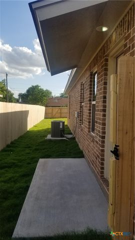 200 Lowes Boulevard B, Killeen, TX 76542