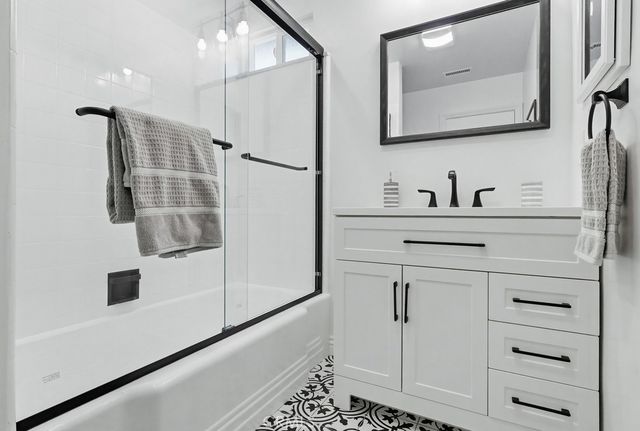 3133 Cedar Avenue, Long Beach, CA 90806