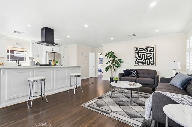 3133 Cedar Avenue, Long Beach, CA 90806